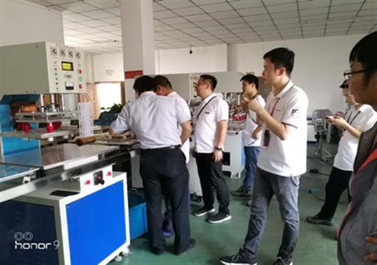 單頭高周波熔接機(jī)安全隱患讓老廠(chǎng)家告訴你